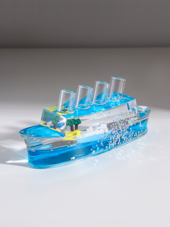 Décoration en forme de bateau de croisière insubmersible - زينة على شكل سفينة سياحية لا تغرق 3