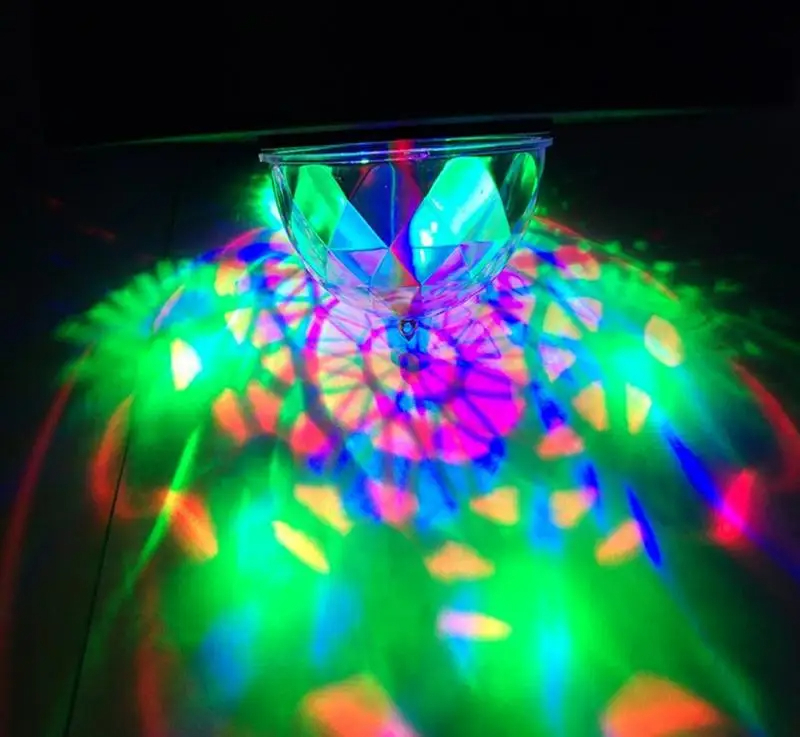 Projecteur jeux de lumiere RGB Laser rotatif 6en1 effets Stroboscope - 6